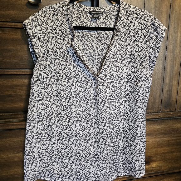 EUC Hilary Radley blouse size Large - Picture 2 of 4